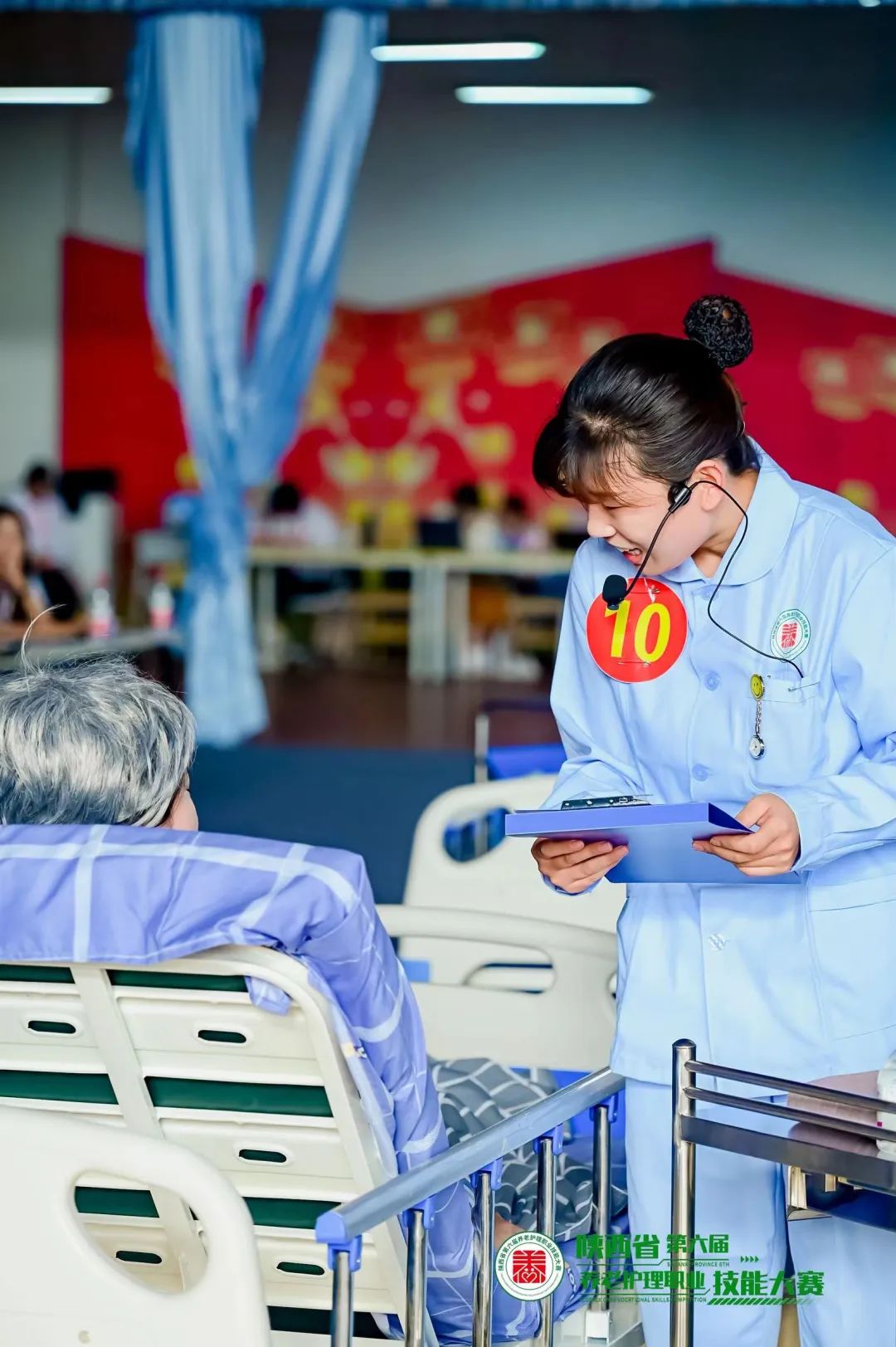 頤悅養(yǎng)老公司的李露露，你是好樣的！